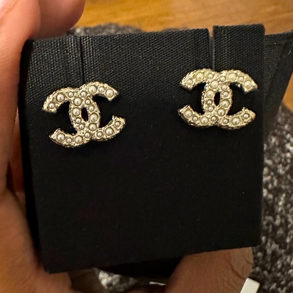 Brand New Chanel CC Earrings, Pearl & Gold